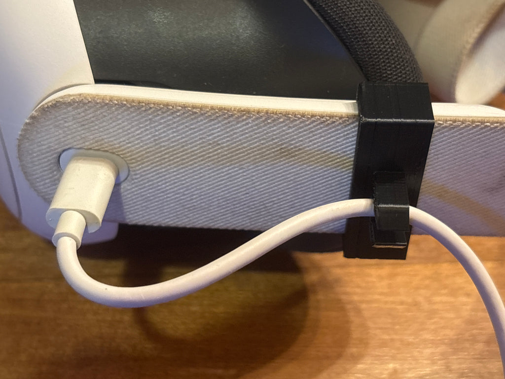 Cable protector for quest 3
